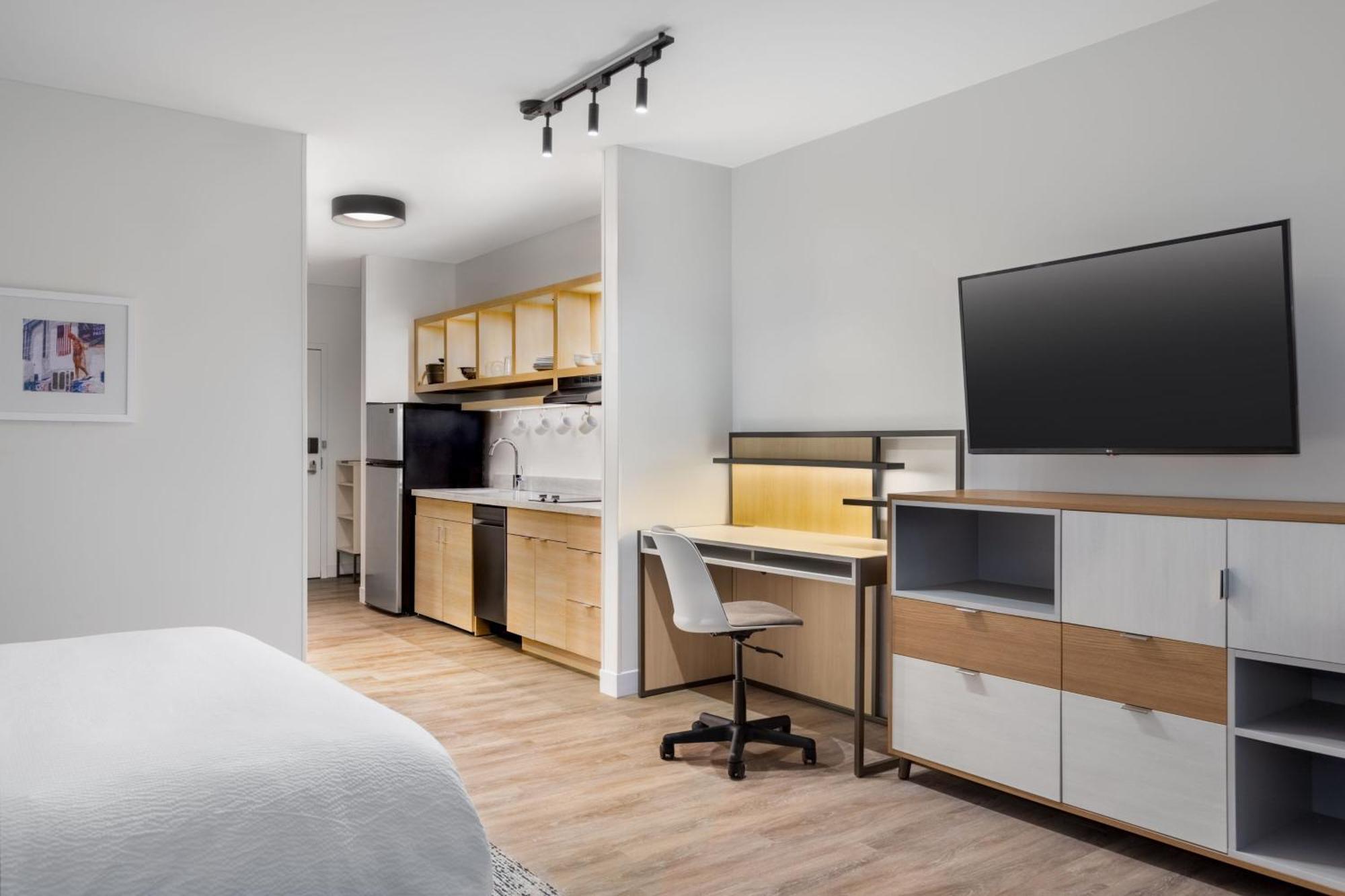 Towneplace Suites By Marriott Geneva At Spire Academy Εξωτερικό φωτογραφία
