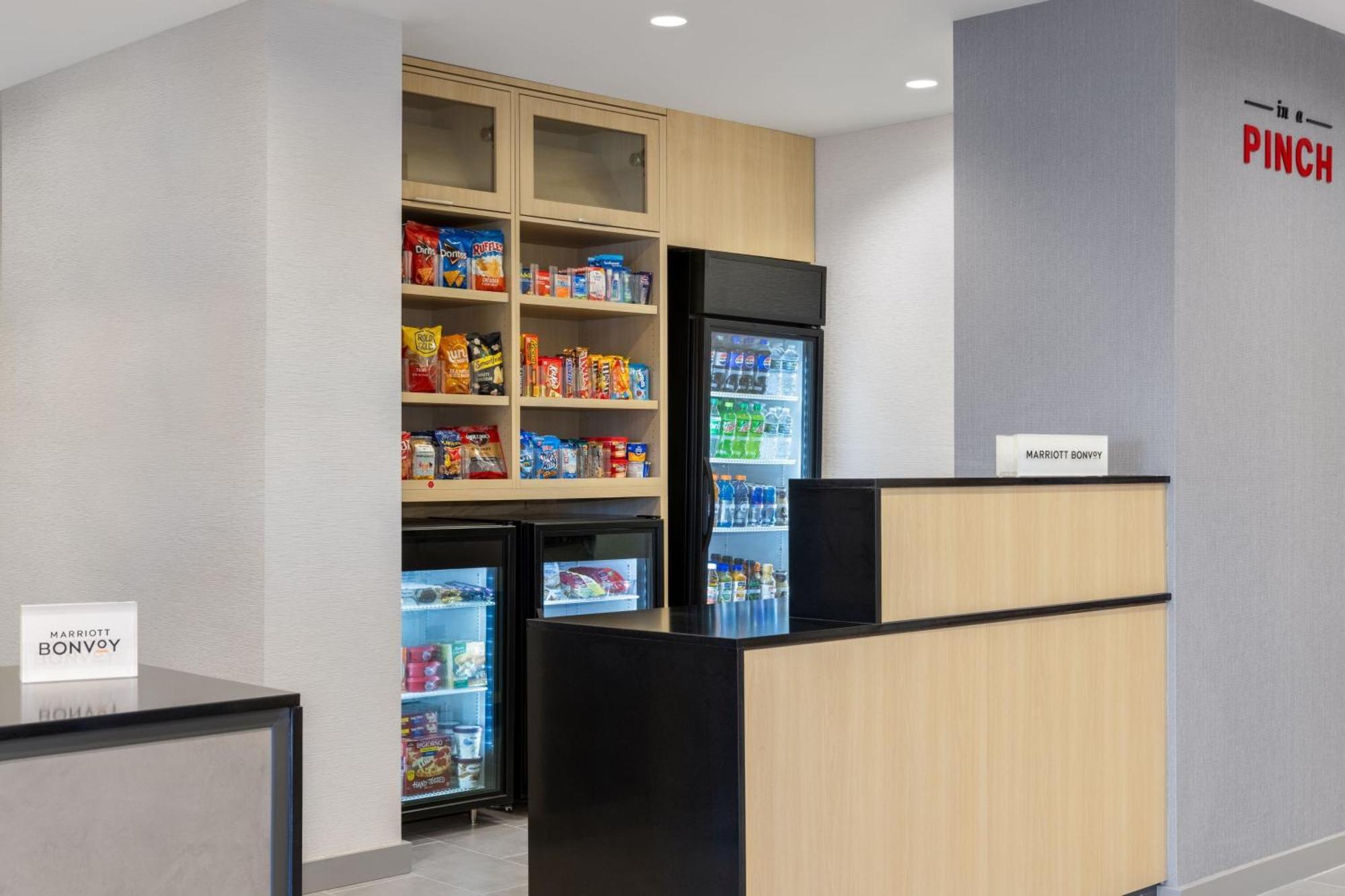 Towneplace Suites By Marriott Geneva At Spire Academy Εξωτερικό φωτογραφία
