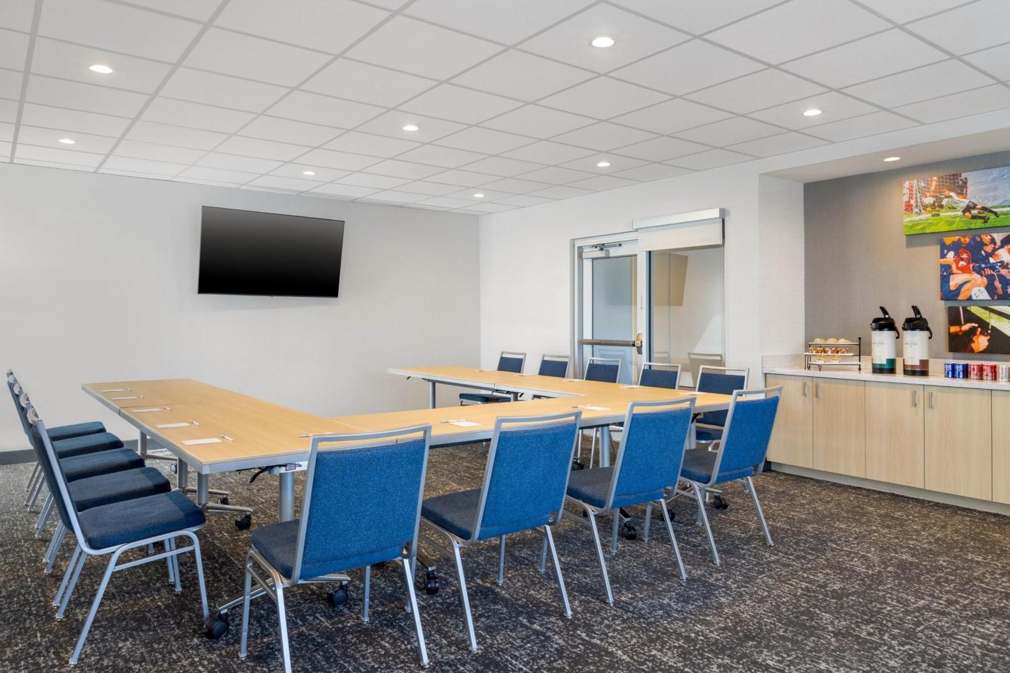 Towneplace Suites By Marriott Geneva At Spire Academy Εξωτερικό φωτογραφία