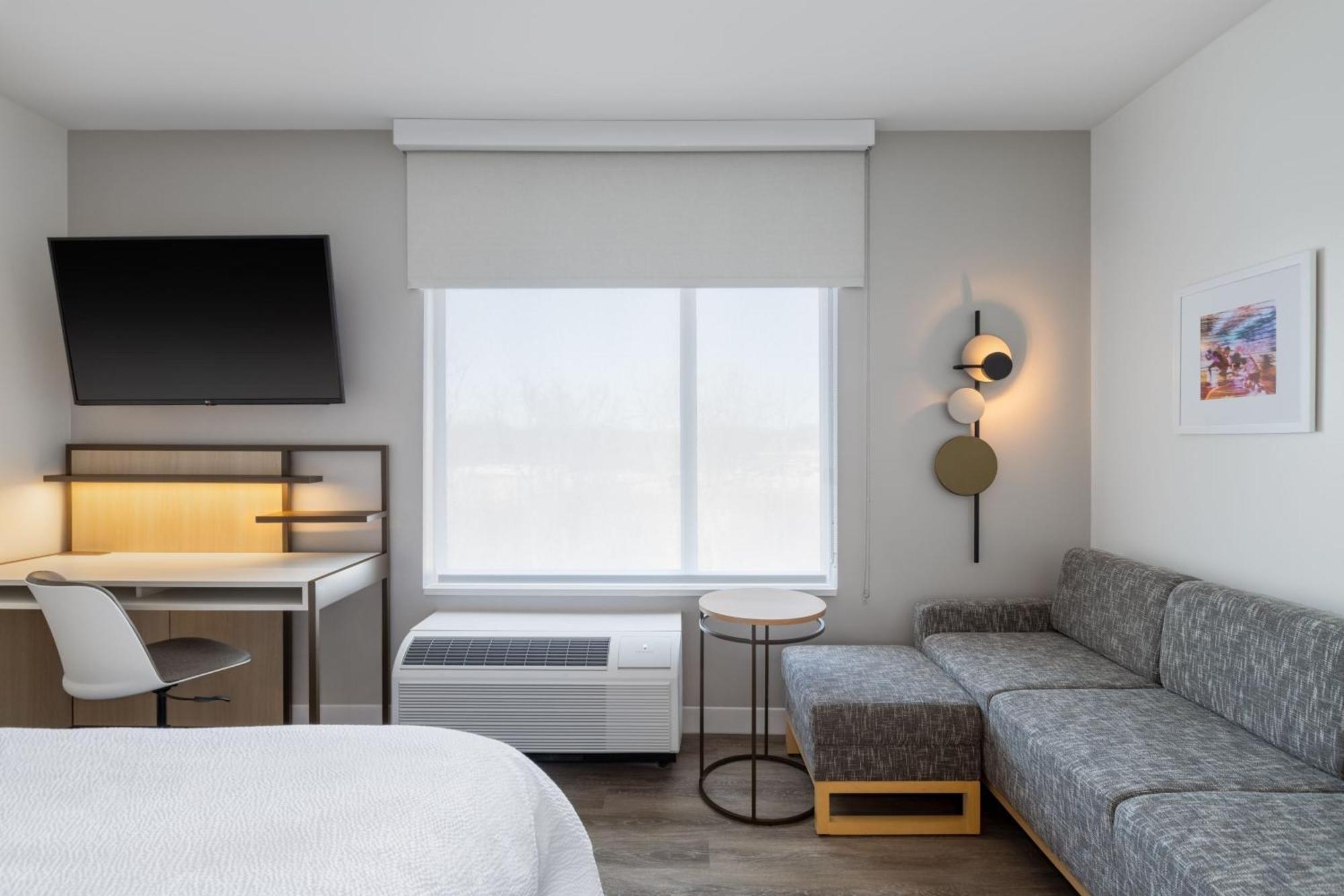 Towneplace Suites By Marriott Geneva At Spire Academy Εξωτερικό φωτογραφία