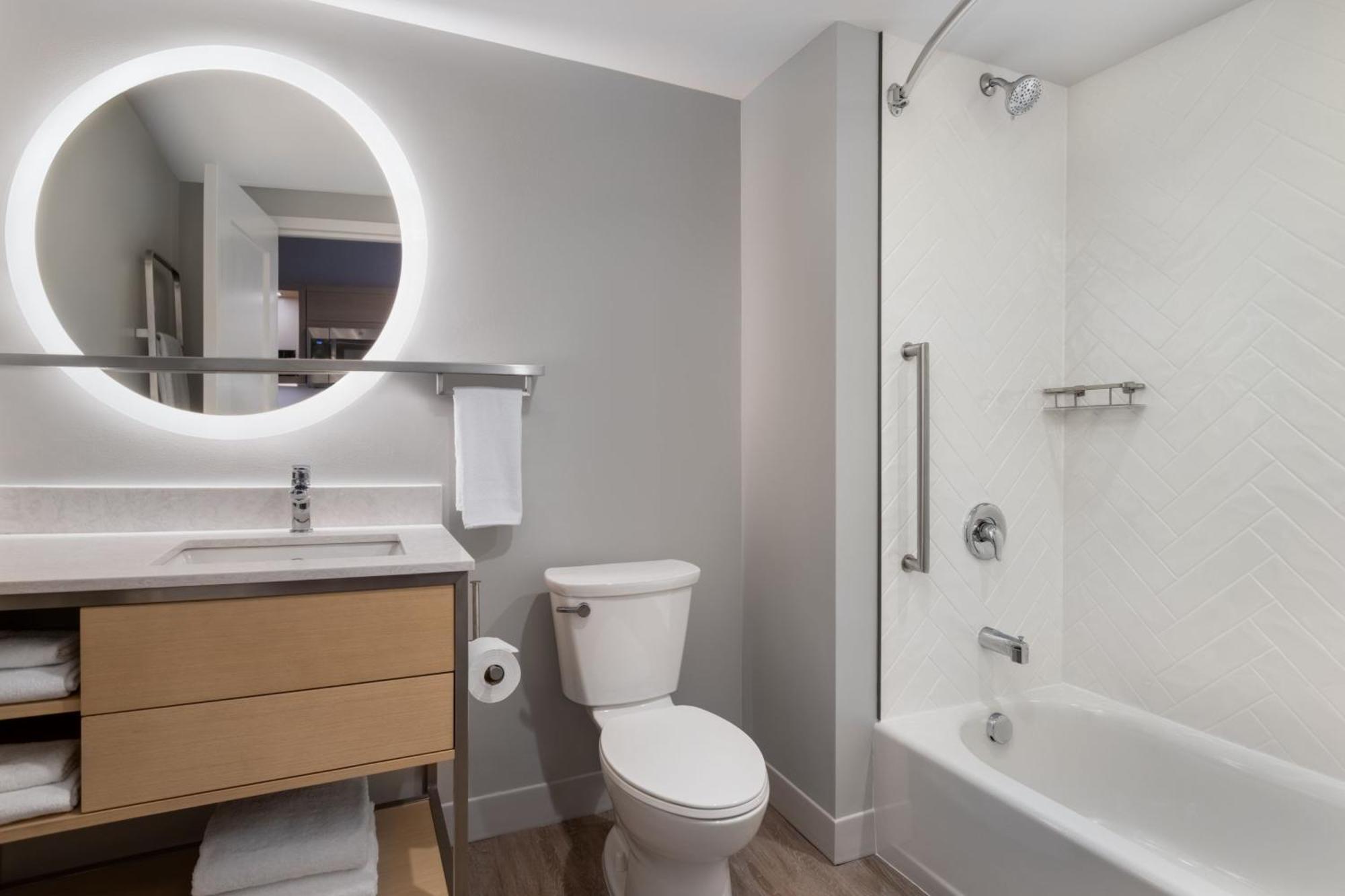 Towneplace Suites By Marriott Geneva At Spire Academy Εξωτερικό φωτογραφία