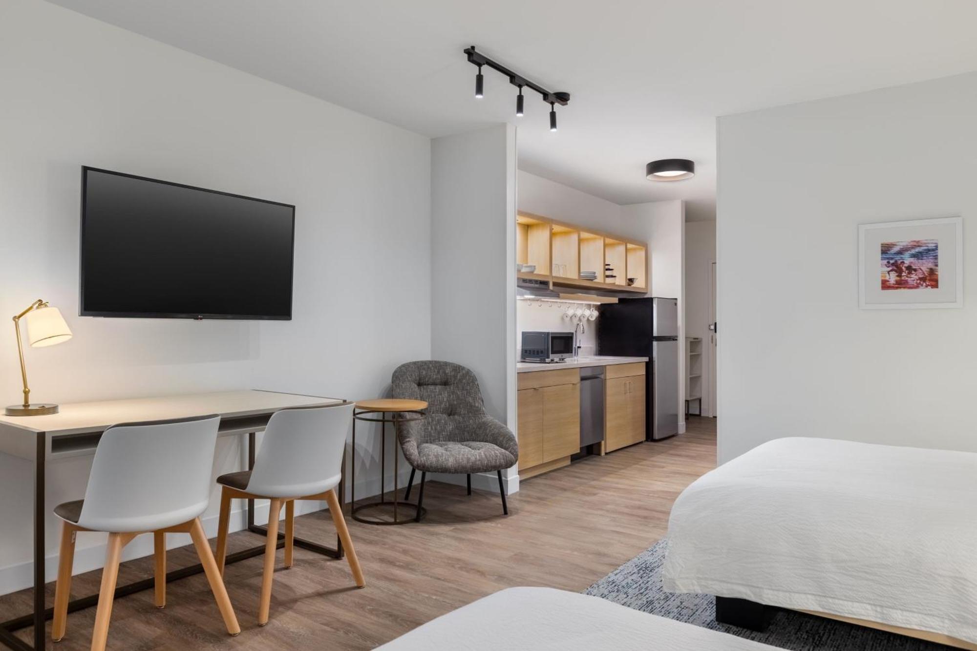Towneplace Suites By Marriott Geneva At Spire Academy Εξωτερικό φωτογραφία