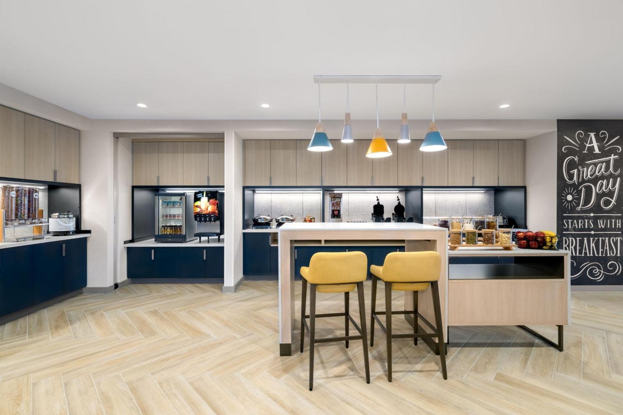 Towneplace Suites By Marriott Geneva At Spire Academy Εξωτερικό φωτογραφία